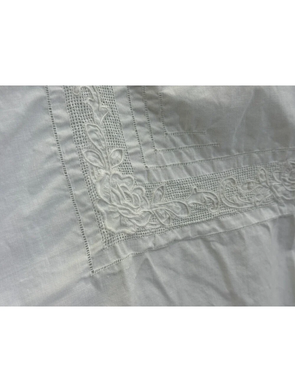 Vintage Card Table Tablecloth Topper Decorative Floral Embroidery Cutwork